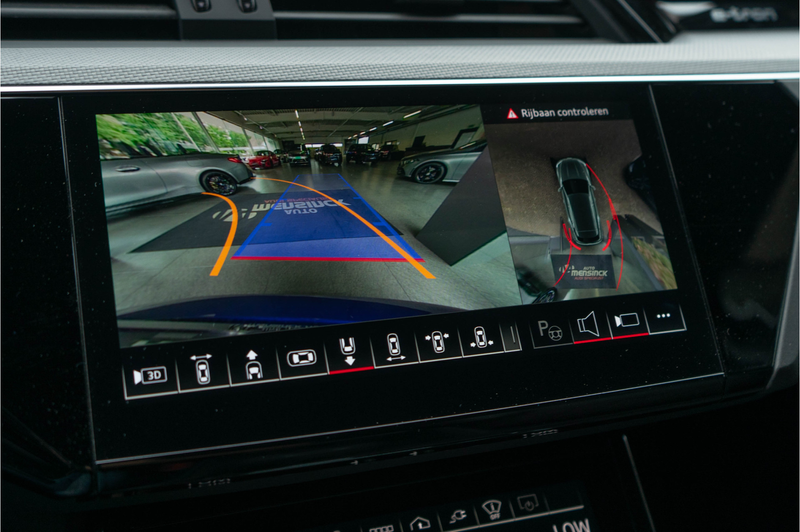 Audi SQ8 e-tron Quattro 371kW — photo 12