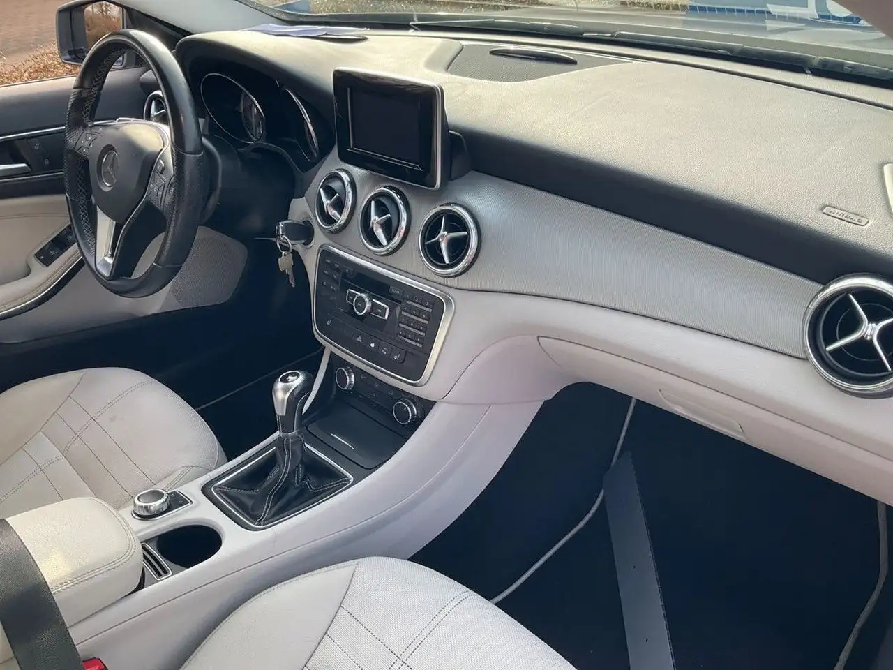 Mercedes-Benz GLA 200