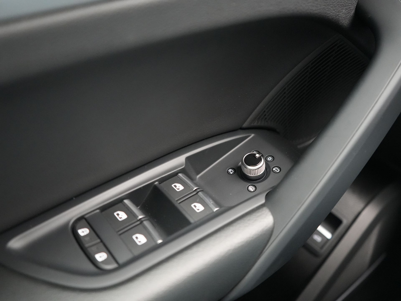 Audi Q5 55 TFSI e S Line PHEV 367pk Dealer O.H. | Alcantar — photo 44
