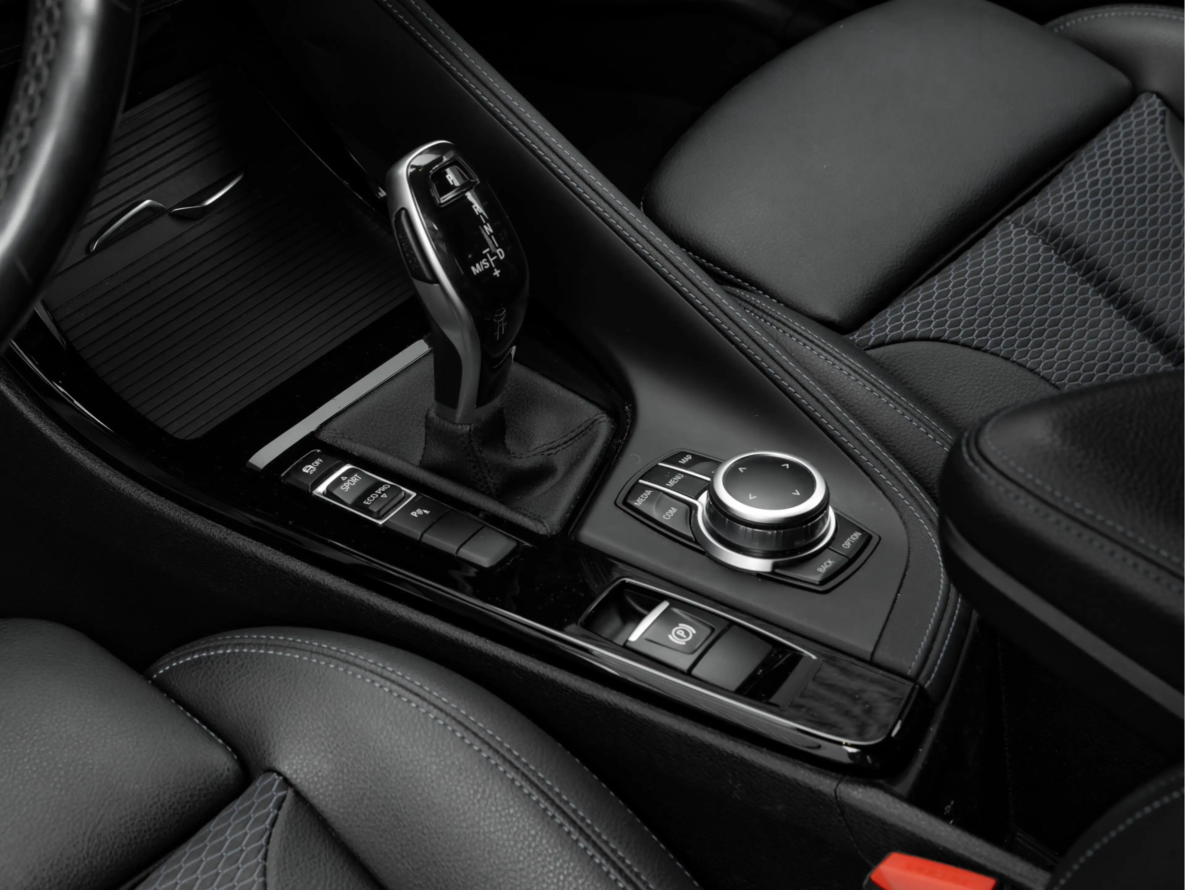 BMW X2 sDrive18i M-Sport - Camera - Head-Up - Hifi - Adap — photo 40