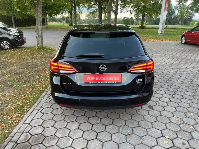 Opel Astra view 7