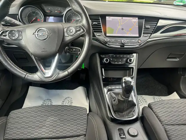Opel Astra view 10