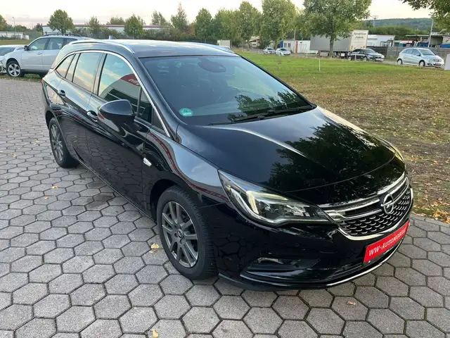 Opel Astra view 3