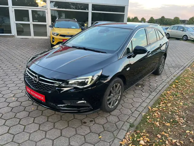Opel Astra view 2