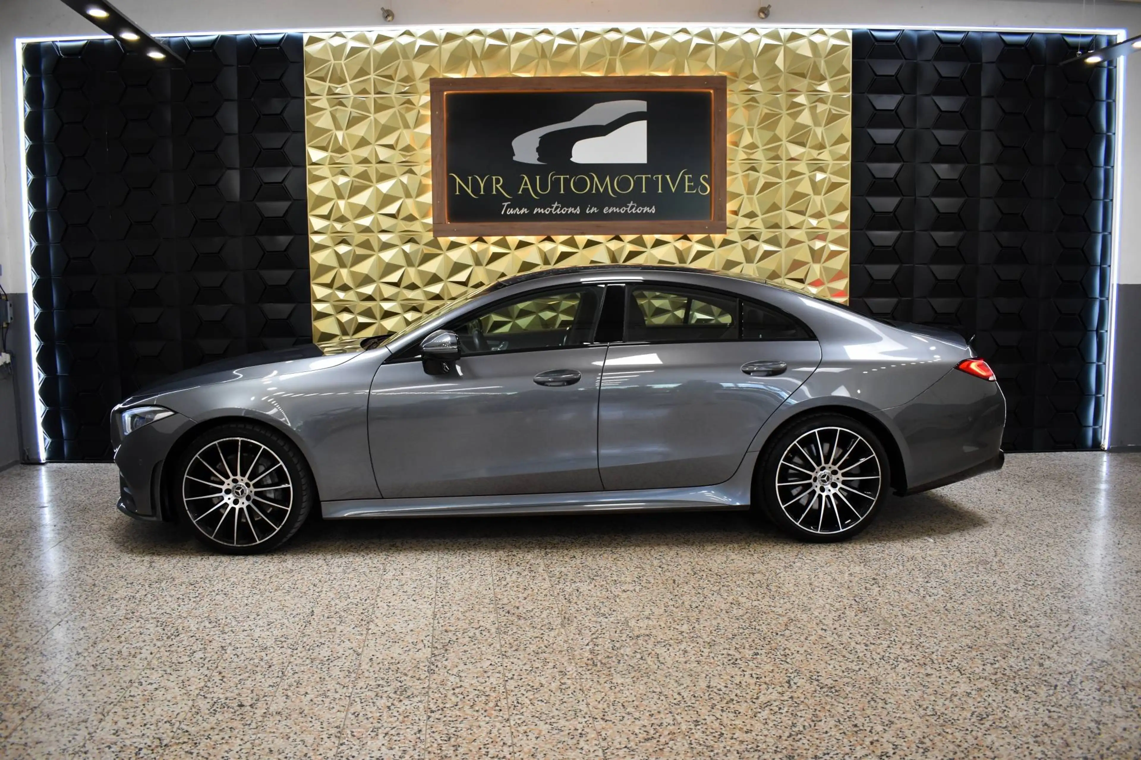 Mercedes-Benz CLS 450 Aut. 4MATIC, CLS 53 AMG LOOK, DISTRONIC, MULTIBEAM, KAMERA — photo 7