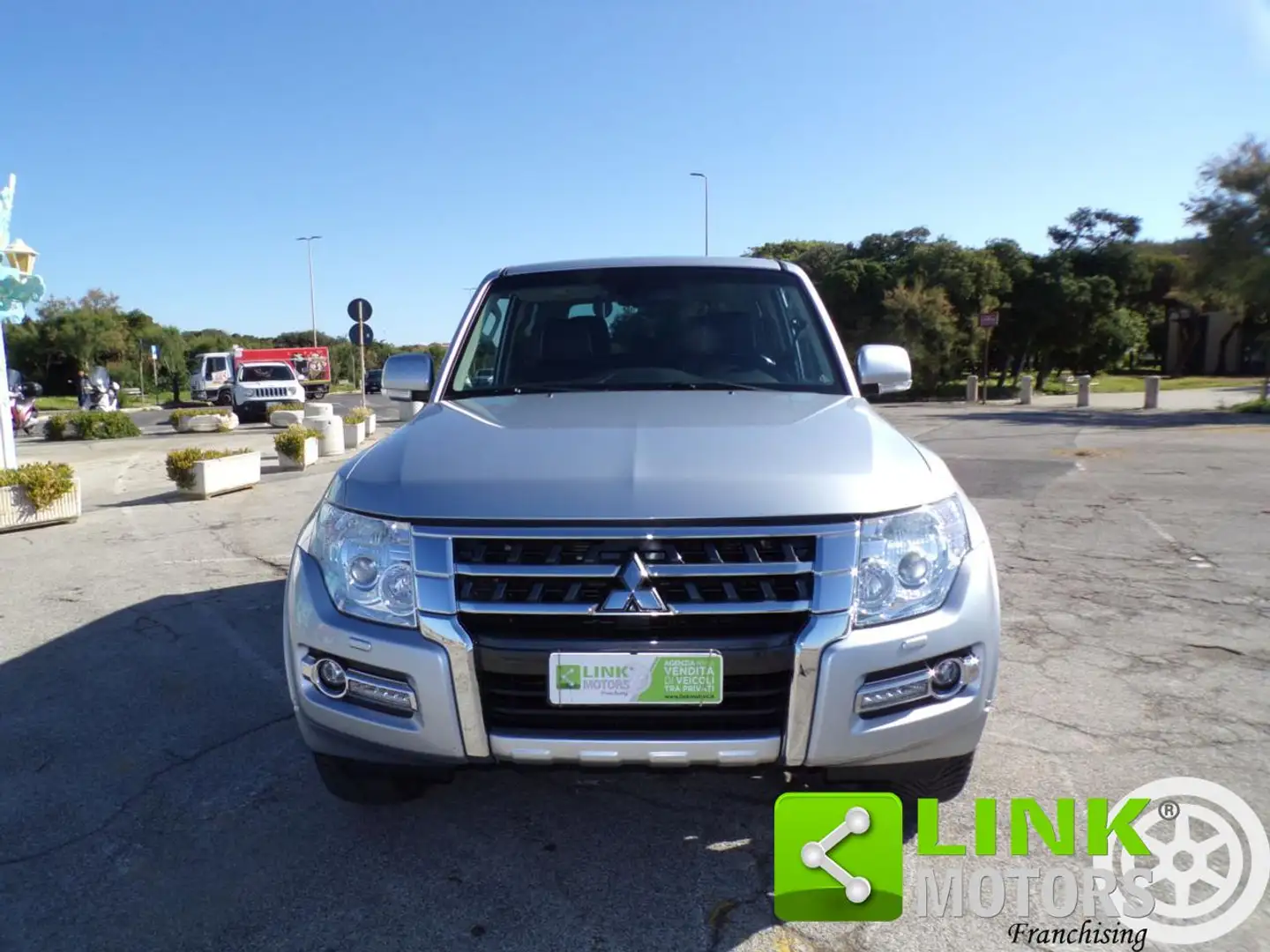 Mitsubishi Pajero 4x4 2 Seat Automatic Grigio - 2