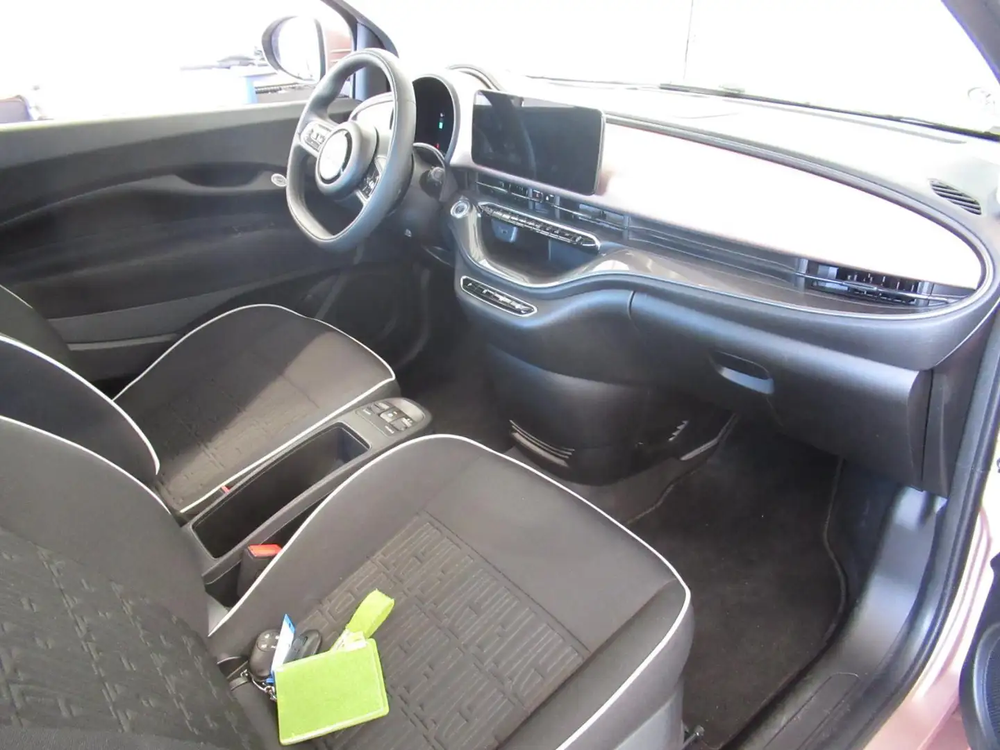 Fiat 500e 320 Km Reichweite Navi - Klimaautomatik Gold - 2