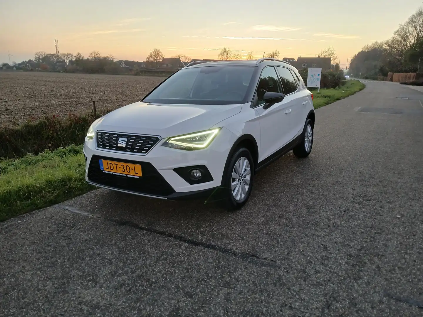 SEAT Arona 1.0 TSI Xcellence + LED + Navi + Winterpakk. + Tre Blanc - 2