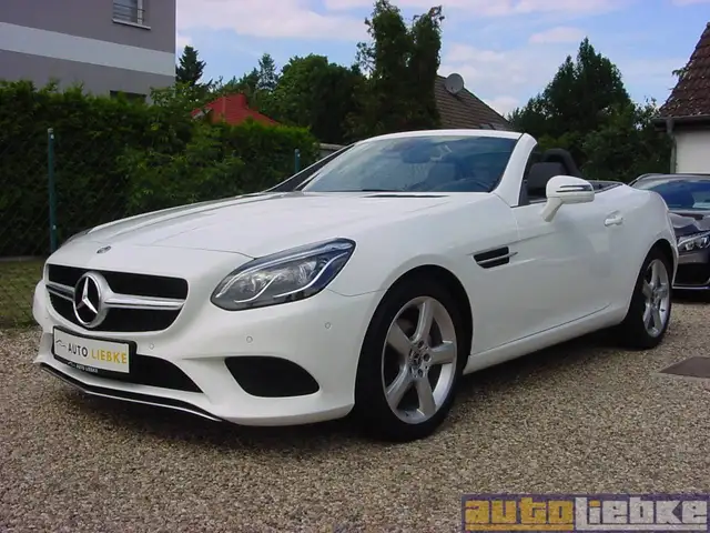 Mercedes-Benz SLC 180 LED,AIRSCARF,TW-A,LEDER,SHZ,PARK-ASS,BT,MB-SH!