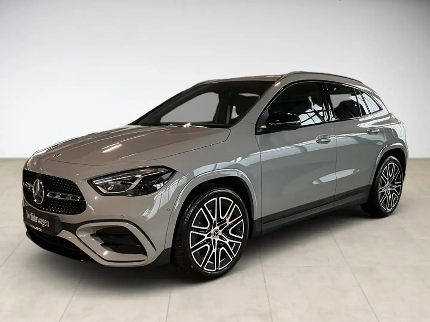 Mercedes-Benz GLA 180 AMG AHK AUT DynLicht Fernlichtass. Kam. Gris - 1