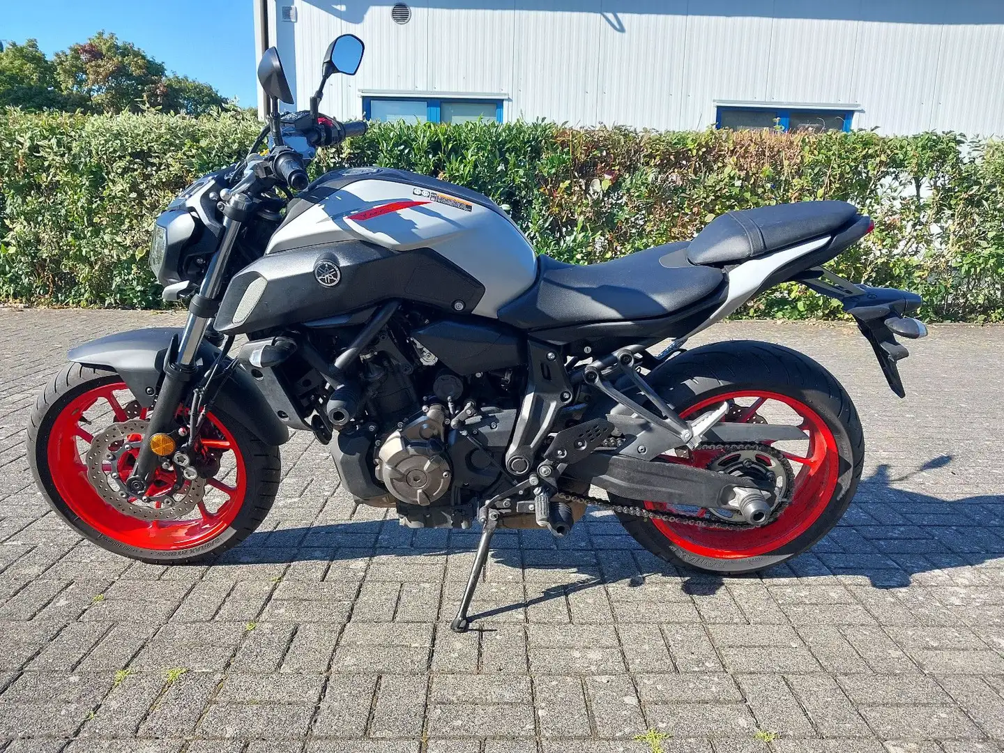 Yamaha MT-07 Tiefer!! Grau - 2
