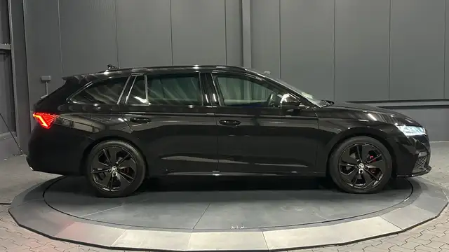 Skoda Octavia view 6