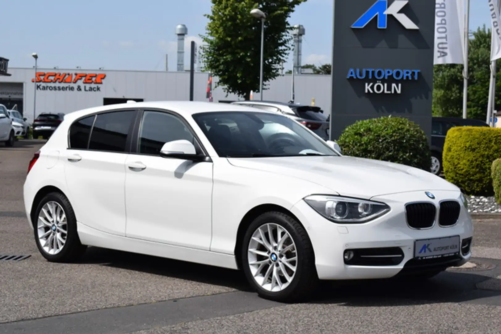BMW 116 i*Sportline*Xenon*Navi*Kamera* Wit - 1
