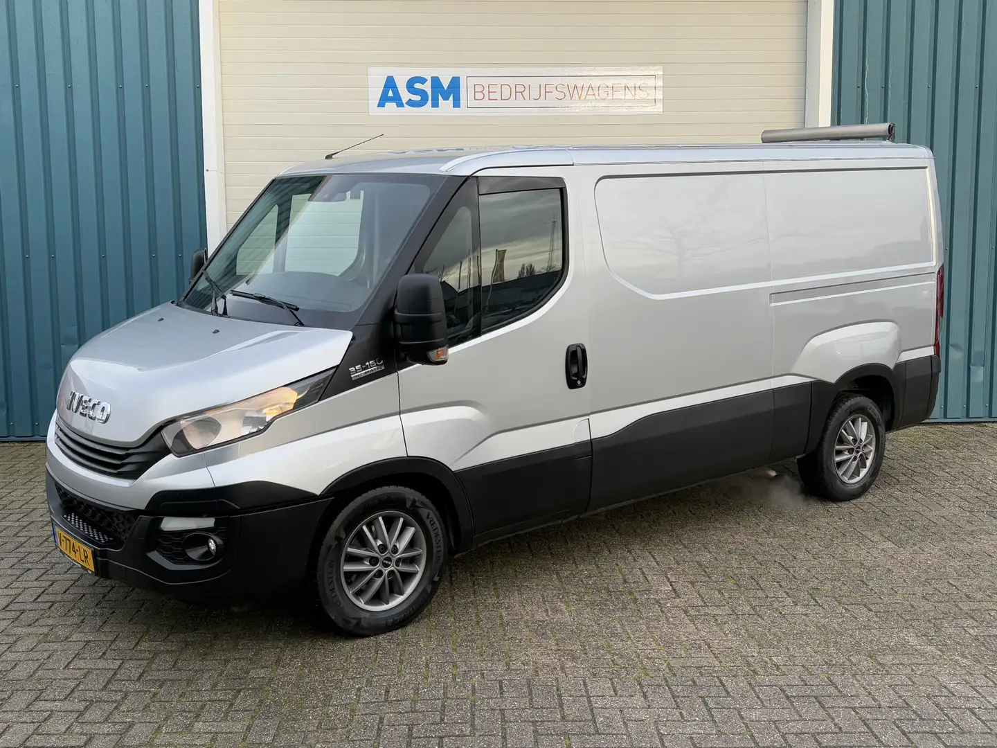 Iveco Daily 35S 155Pk 16V 2.3 352 H1 / Cruise / Airco / 3500KG Grijs - 1