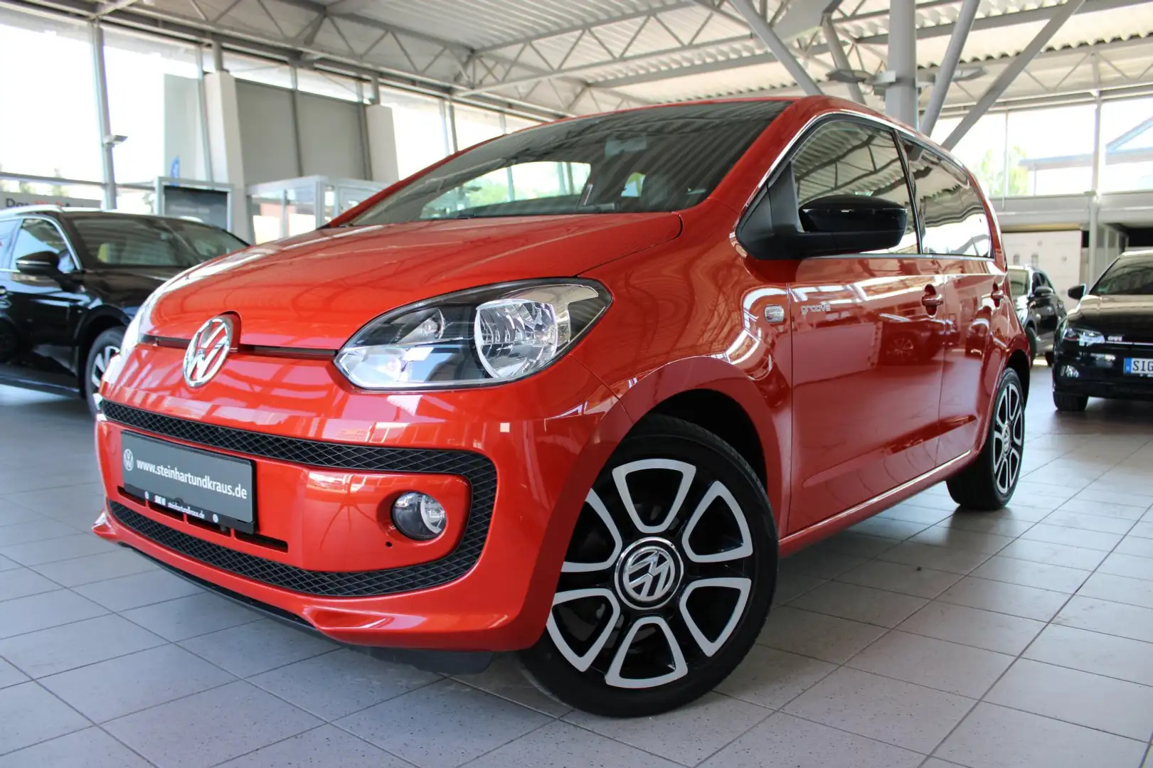Volkswagen up! groove up! 1,0 l 55 kW #Sport pack Naranja - 1