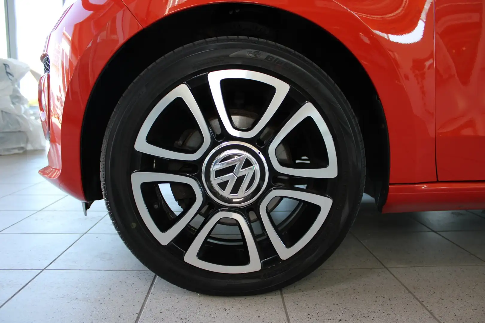 Volkswagen up! groove up! 1,0 l 55 kW #Sport pack Orange - 2