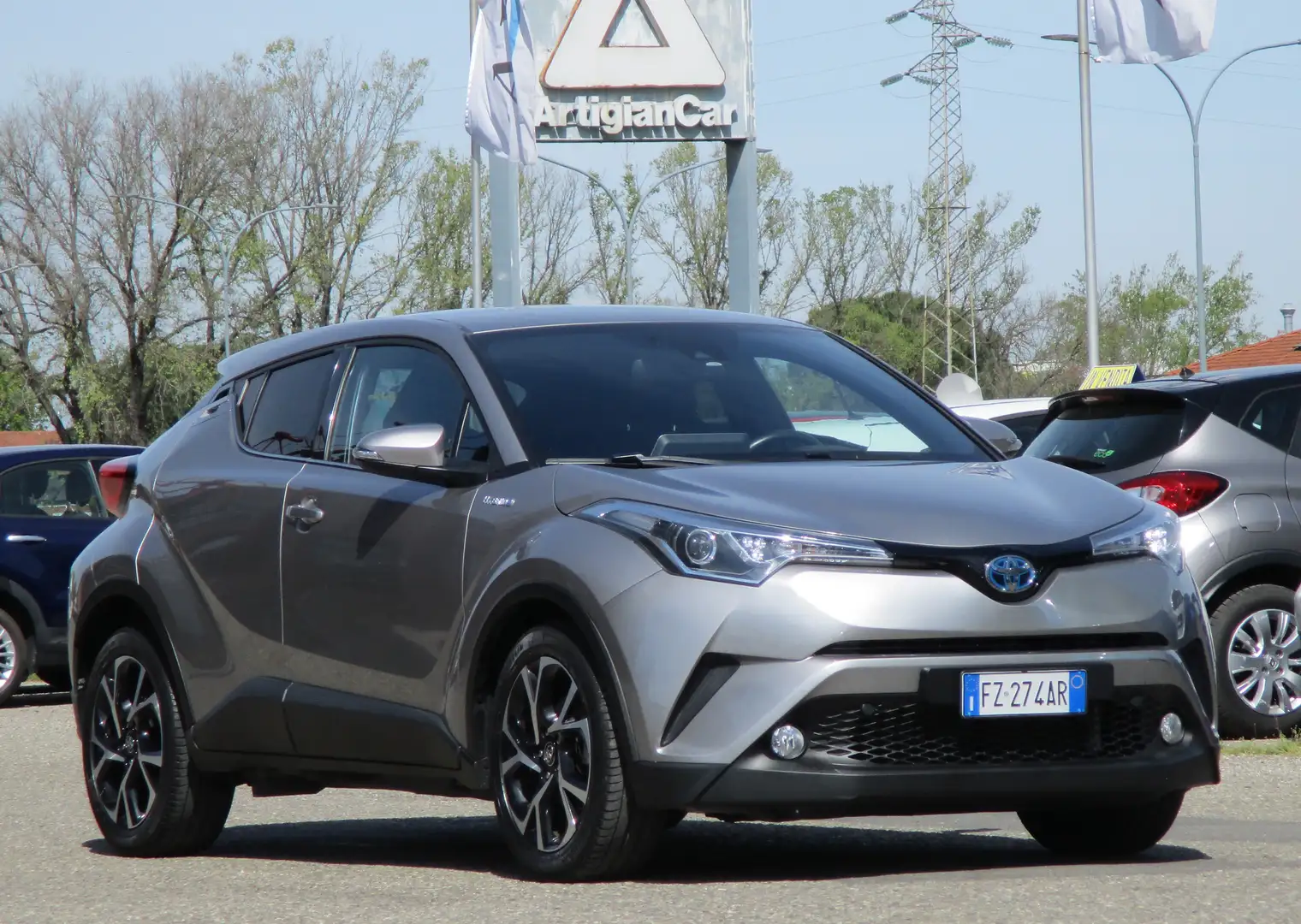 Toyota C-HR 1.8 Hybrid E-CVT Trend Gris - 2