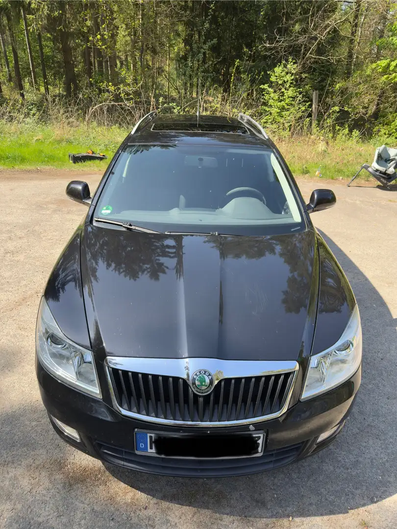 Skoda Octavia Ambiente Schwarz - 1