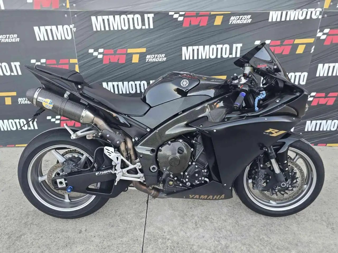 Yamaha YZF-R1