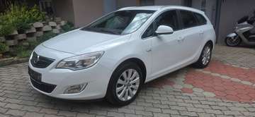 Astra J SportsTourer 1,7 CDTI Pickerl neu*Gepflegt