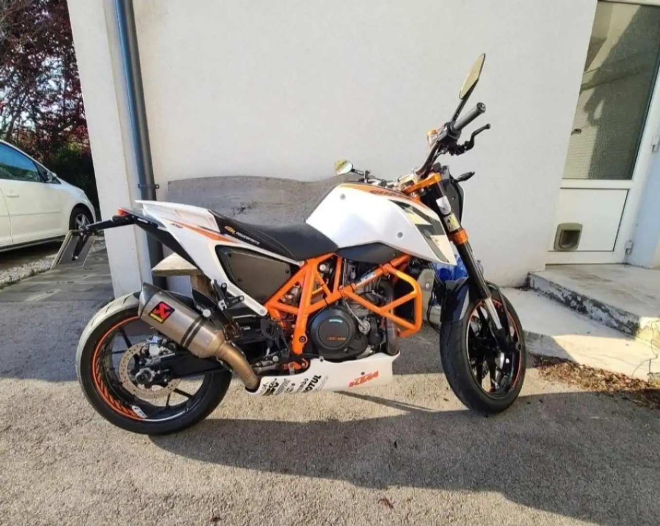 KTM 690 Duke Weiß - 2
