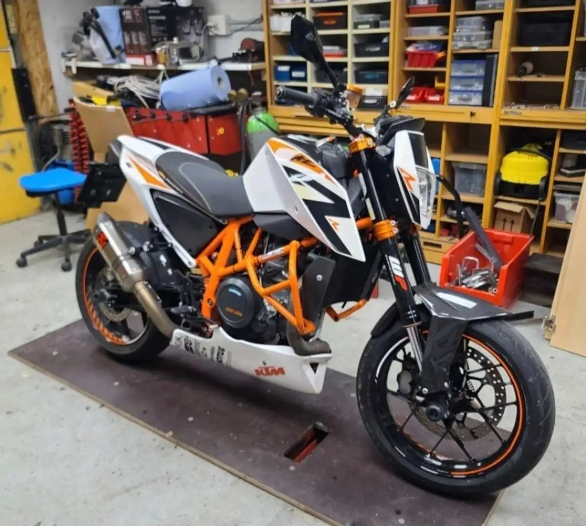 KTM 690 Duke Weiß - 1