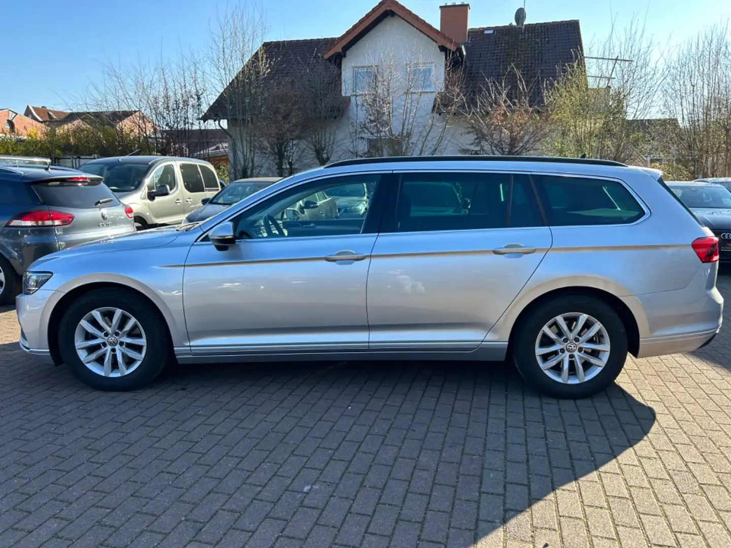 Volkswagen Passat Variant Business *LED*Carplay*Assist*ACC Argento - 2