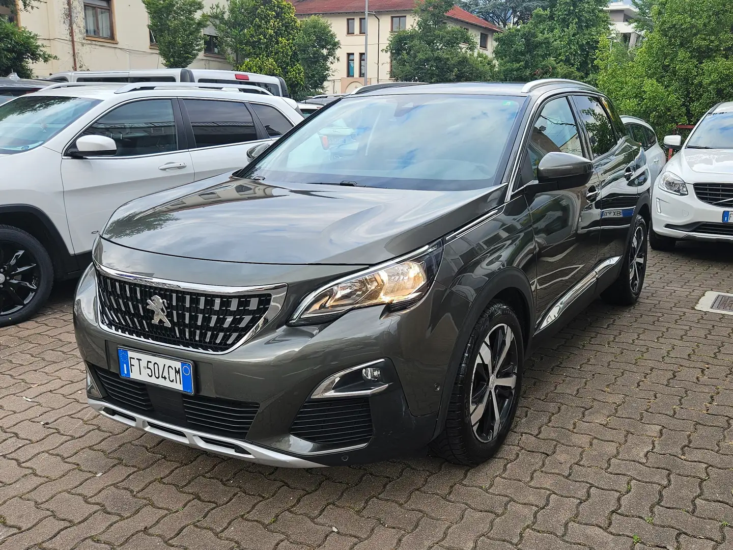 Peugeot 3008 1.2 PURETECH TURBO 130CV  CAMERA-NAVY-CARPLAY Grau - 2