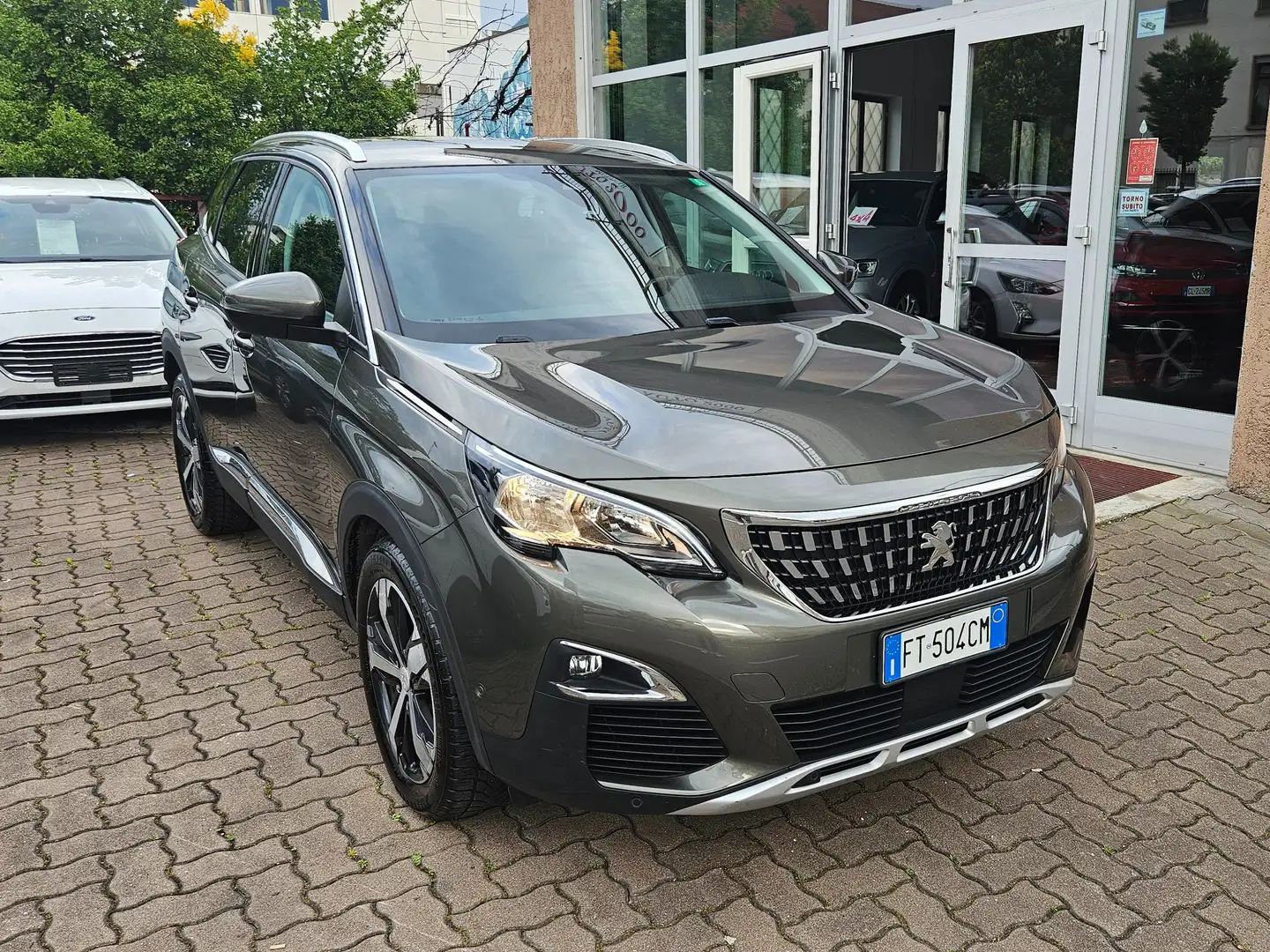Peugeot 3008 1.2 PURETECH TURBO 130CV  CAMERA-NAVY-CARPLAY Grau - 1