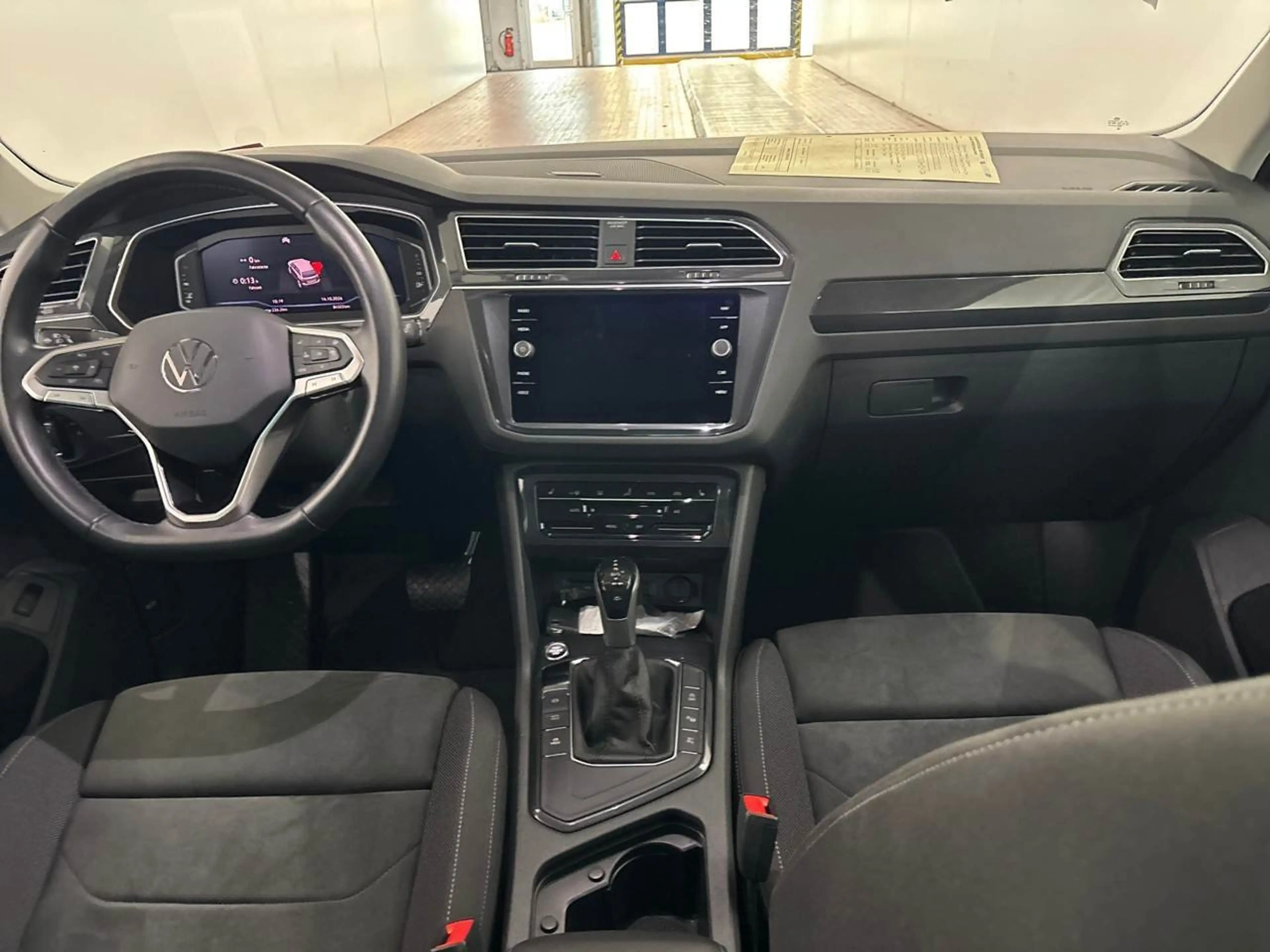 Volkswagen Tiguan 2.0 TDI Elegance Matrix 360° ACC BLIS — photo 6