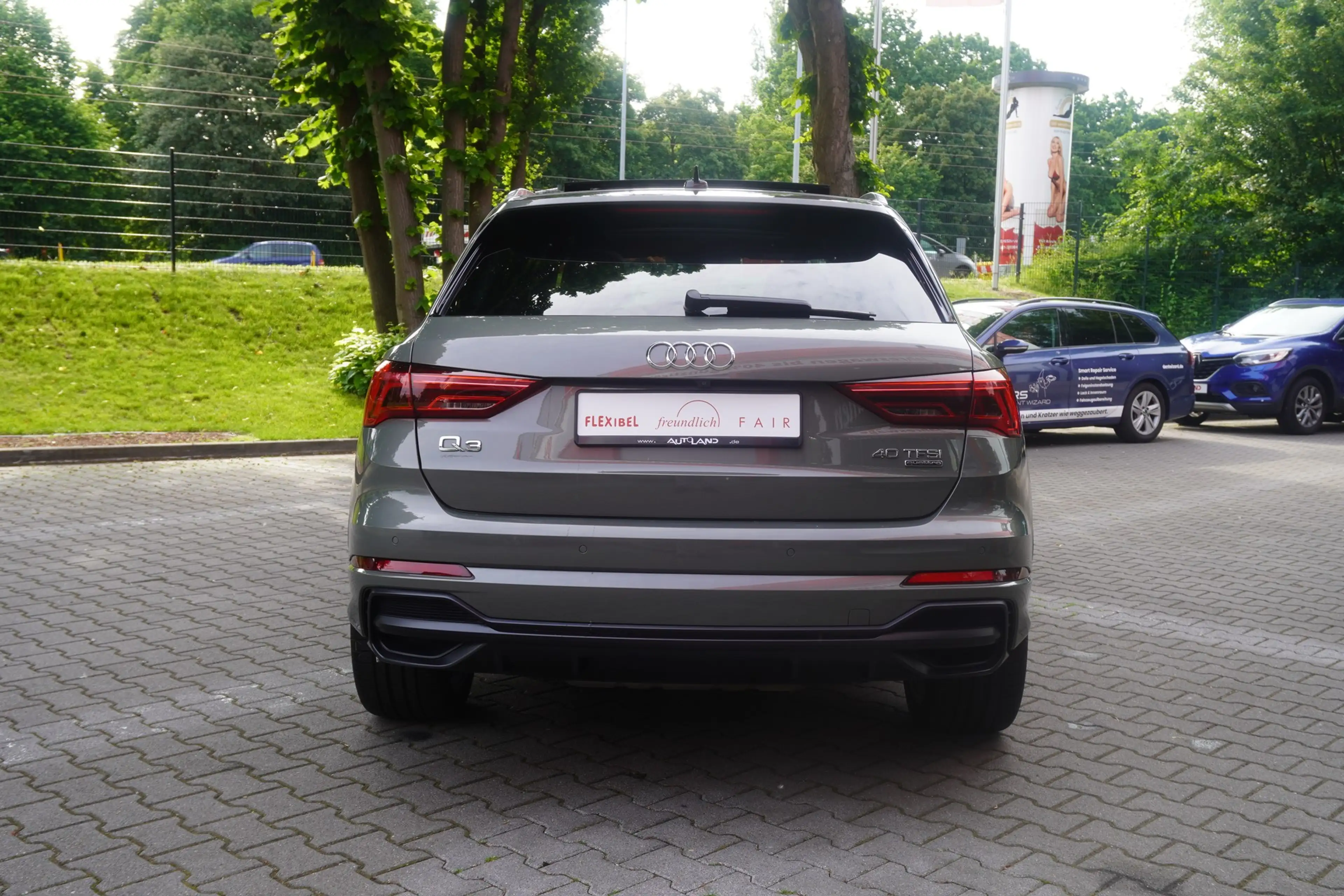 Audi Q3 40 2.0 TFSI S-Line LED Navi Panorama Kamera — photo 7