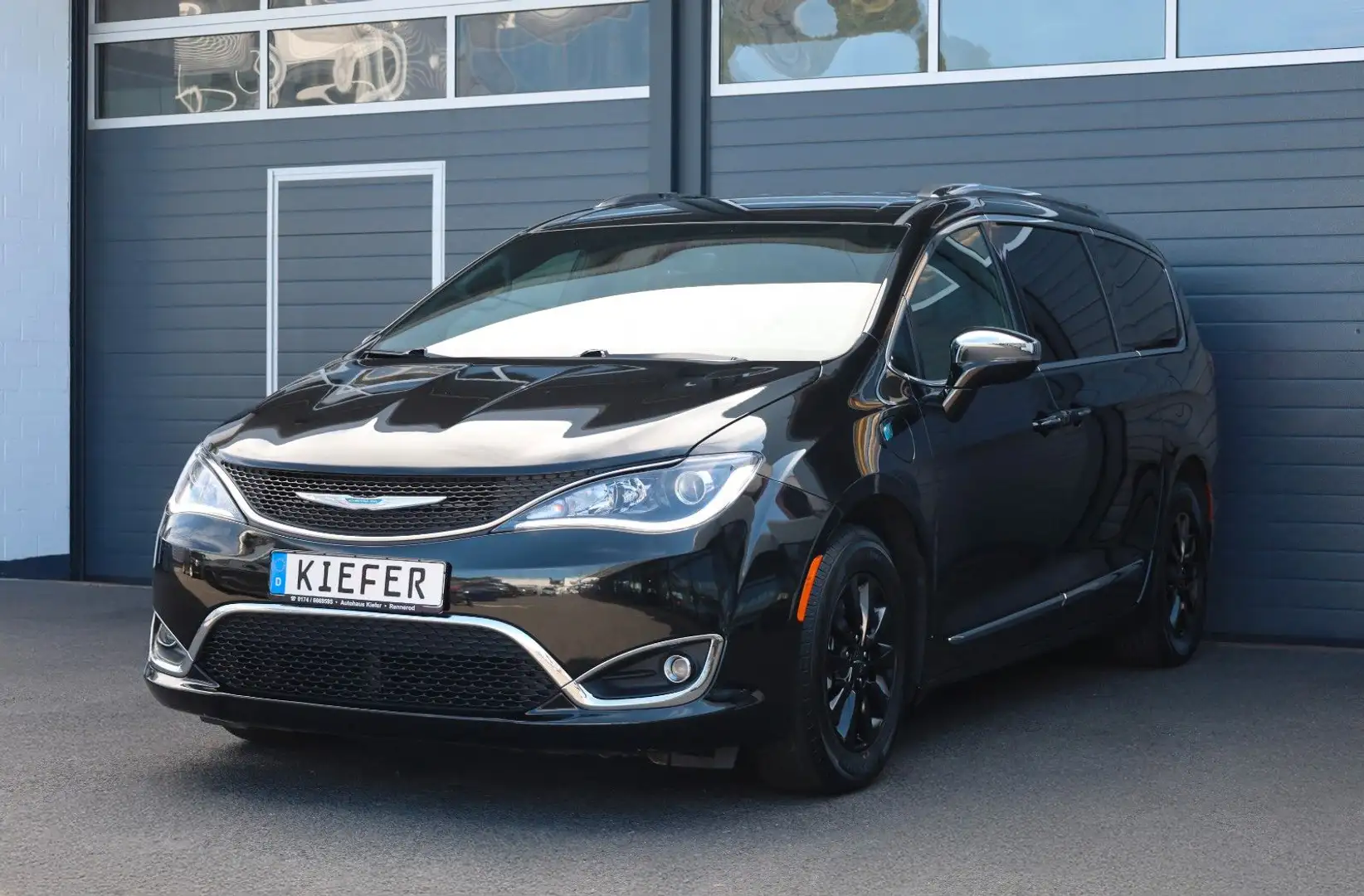 Chrysler Pacifica HYBRID LIMITED/H&K/SHZ/SBL/LHZ/TOTW/KAM Чорний - 1