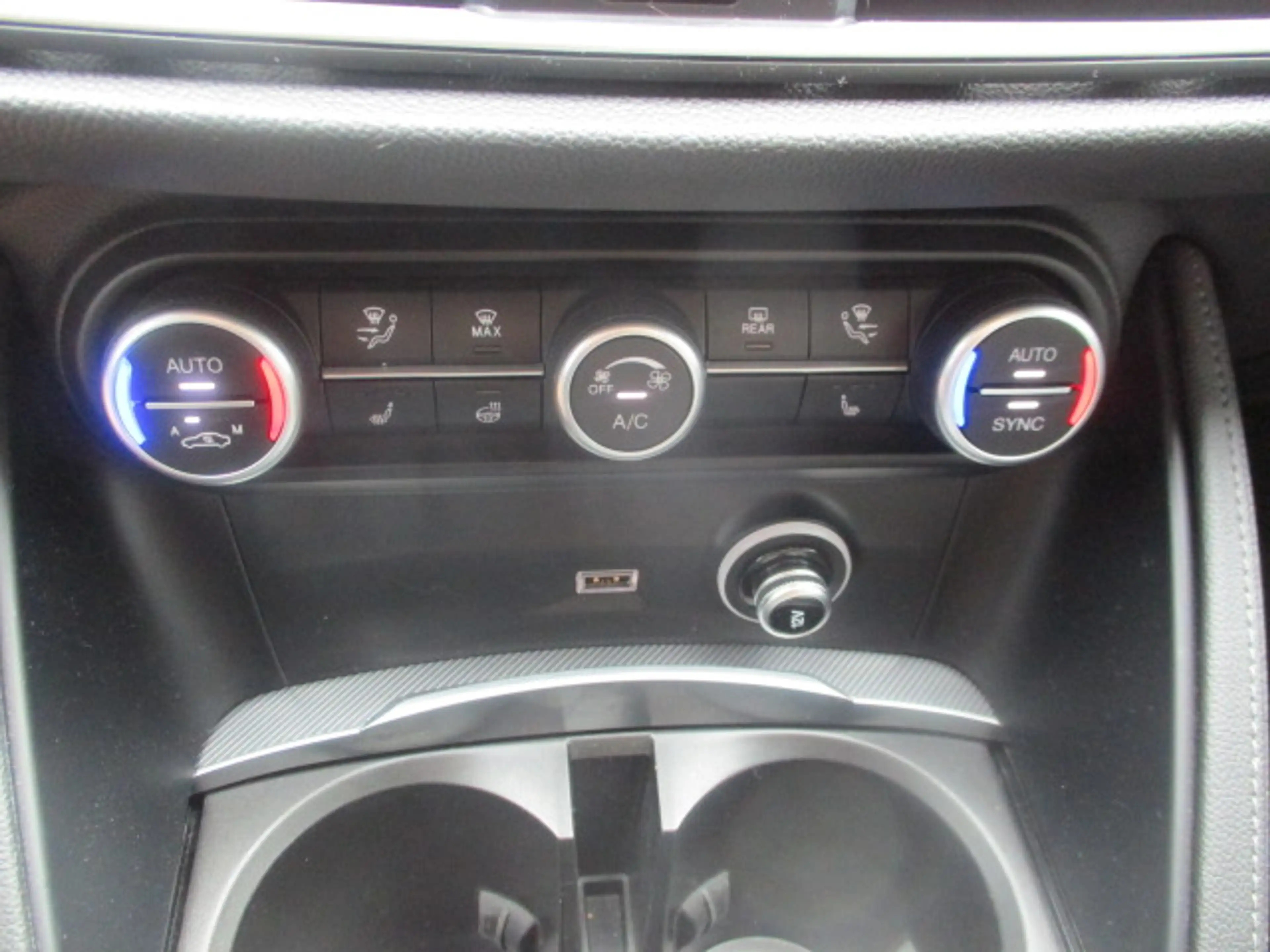 Alfa Romeo Stelvio Veloce Q4 AHK — photo 13