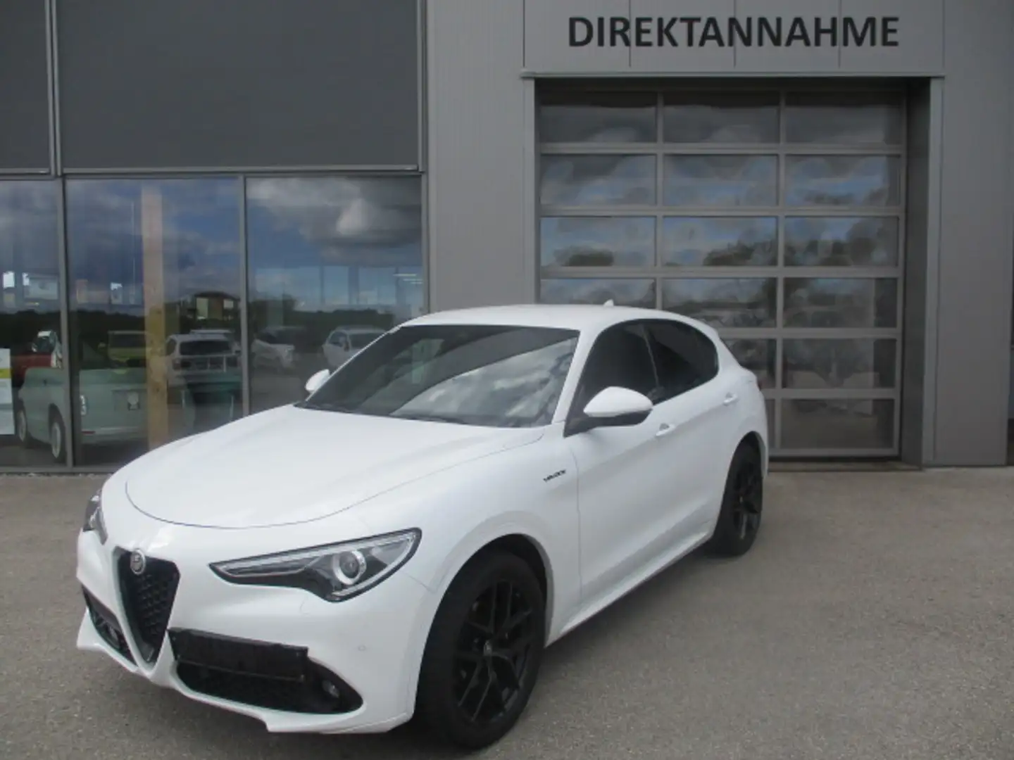 Alfa Romeo Stelvio Veloce Q4 AHK Weiß - 1