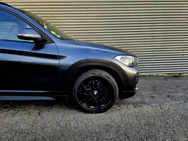 BMW X1 view 5