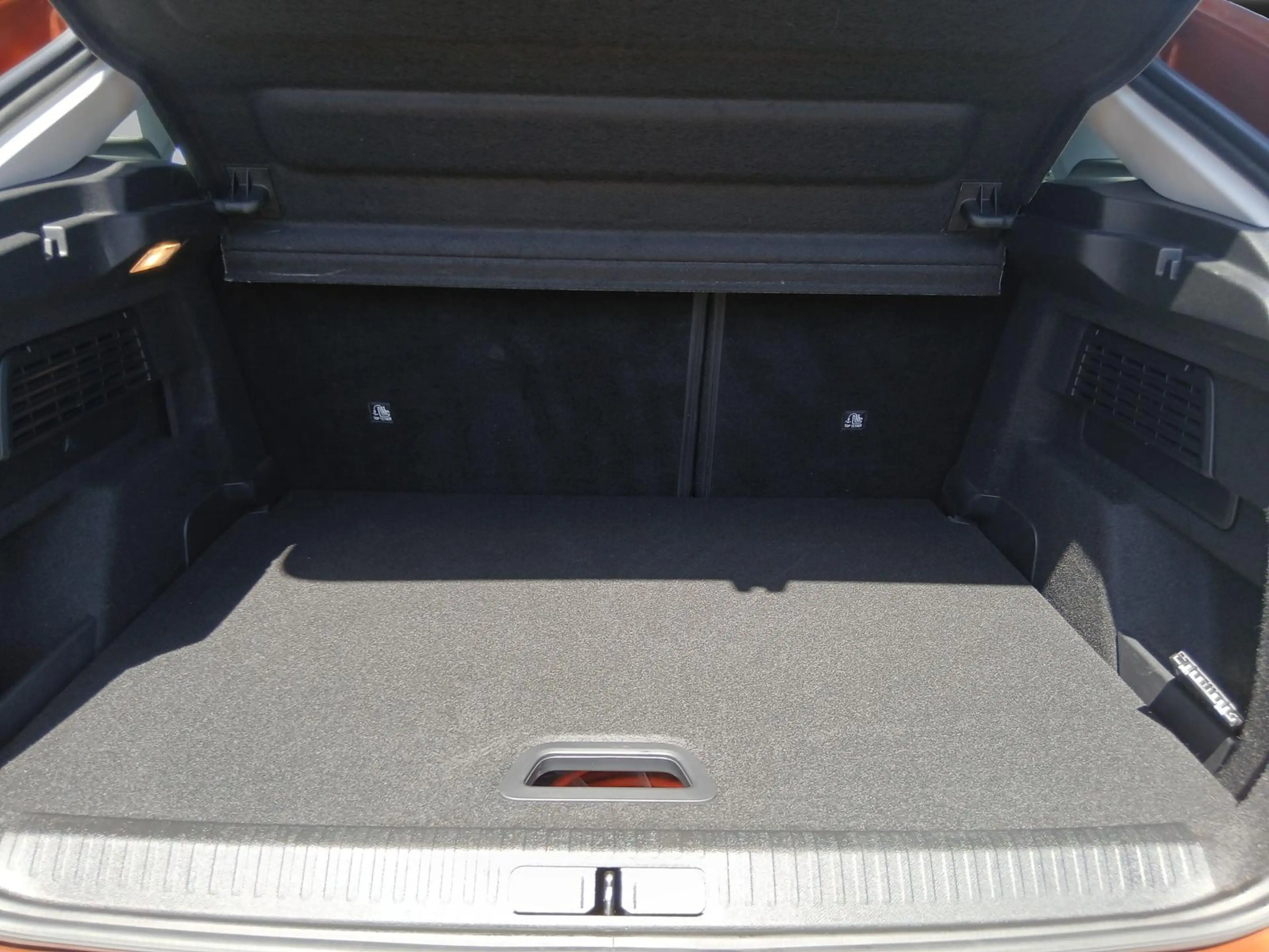 Citroen E-C4 Electric C4 Lim. ë 136 Feel / PDC  / Allwetterreifen — photo 8