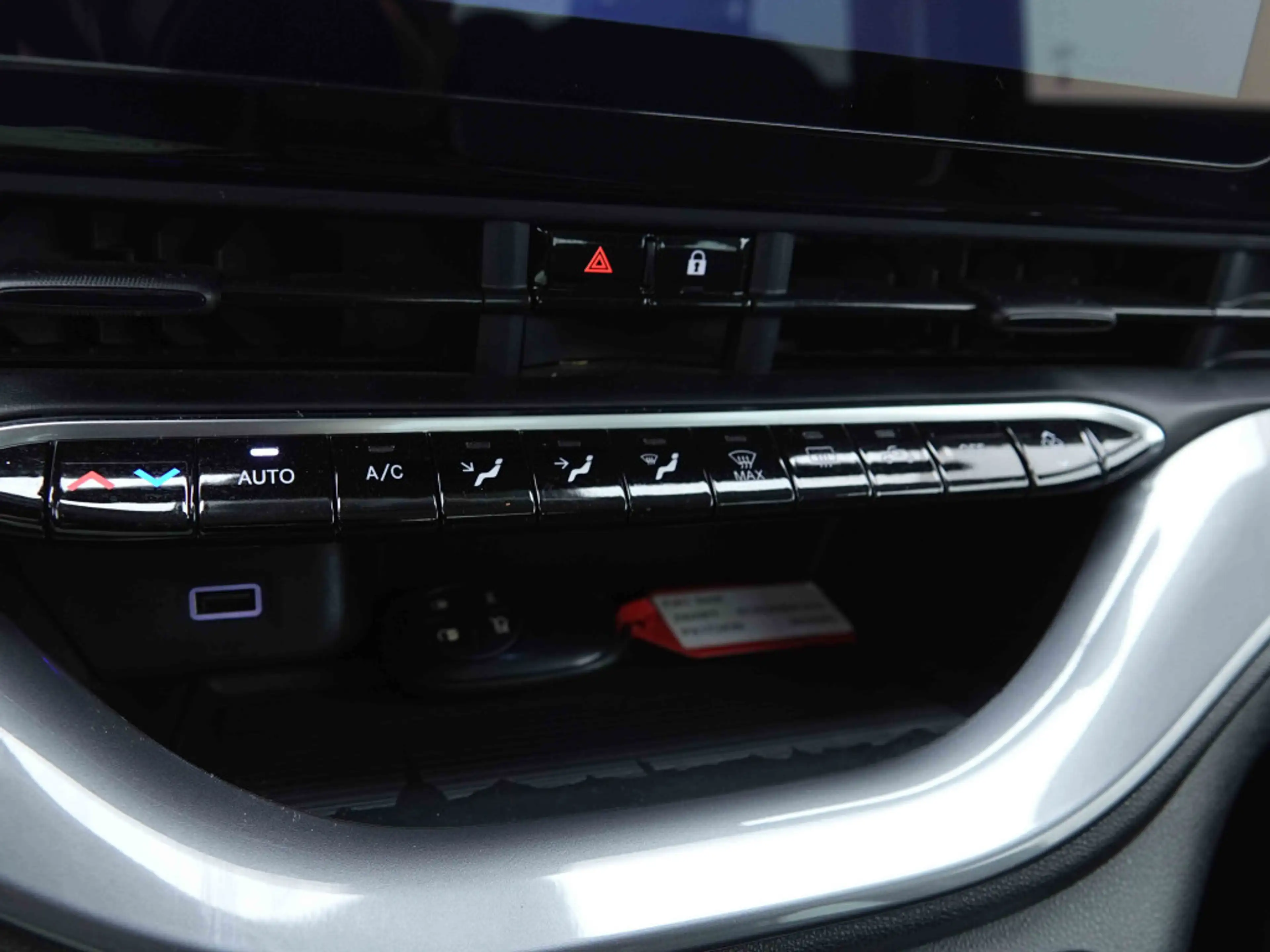 Fiat 500e 42 kWh 118 EV WLTP 320 | Style Pack | AUTO AIRCO | ALU16 — photo 13