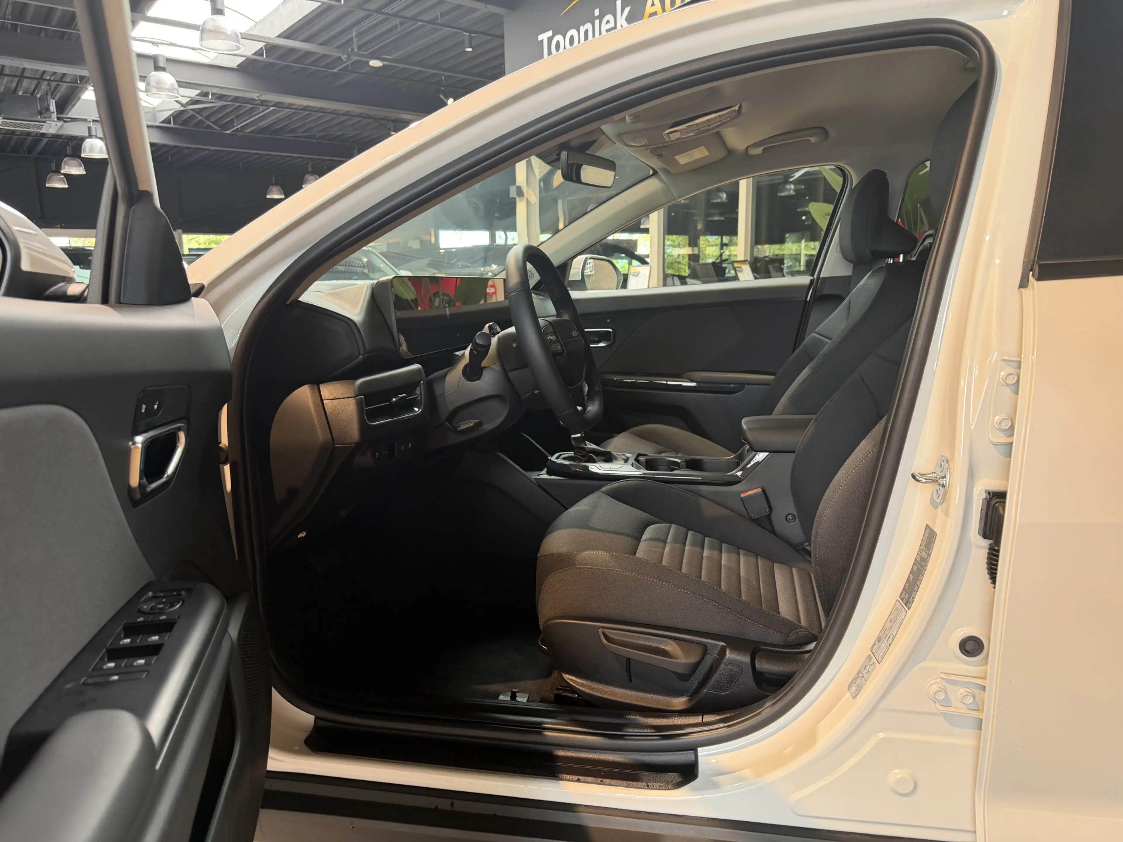 Kia K4 Sportswagon 1.6 T-GDi GT-Line Launch Edition — photo 8