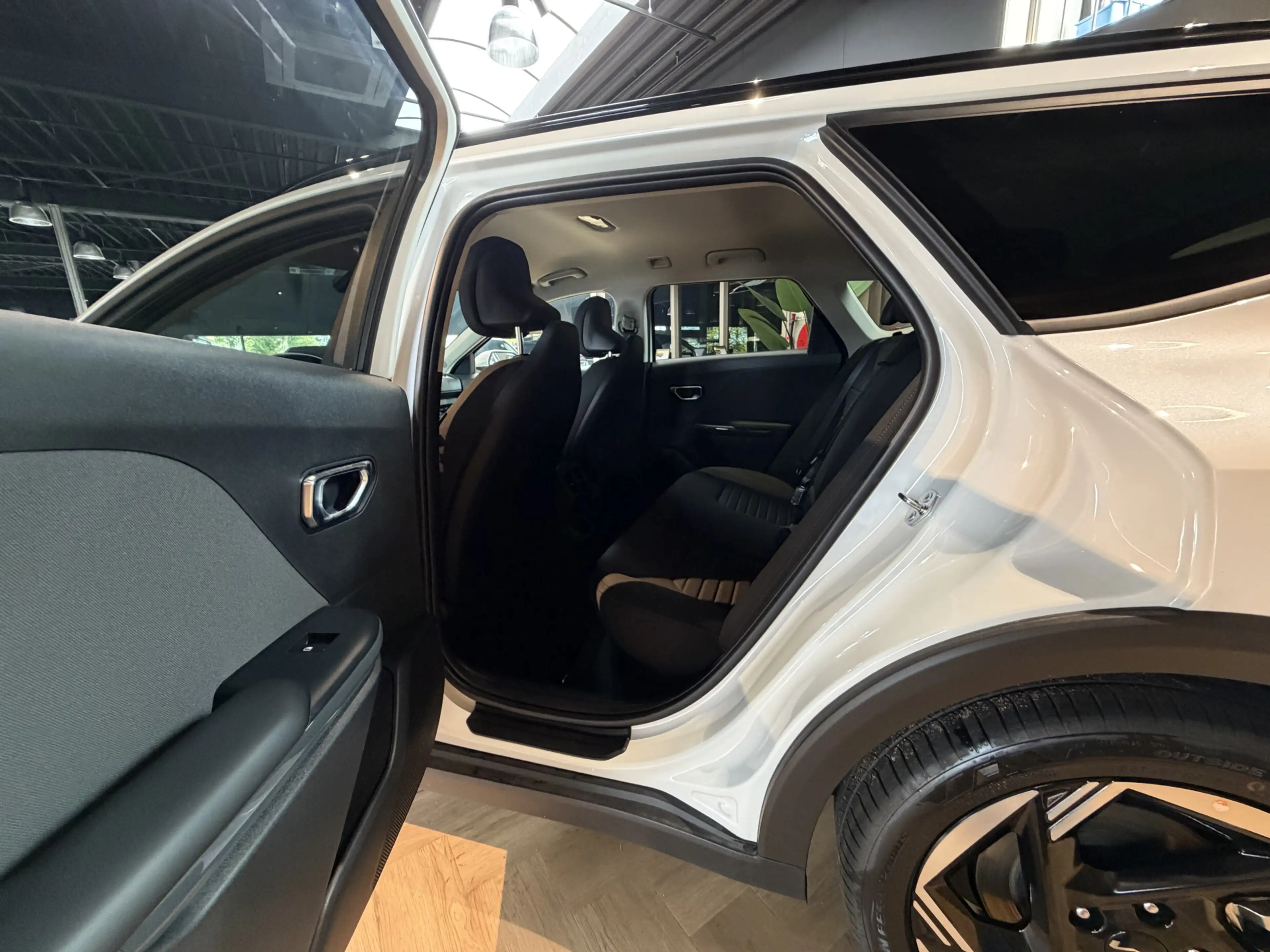 Kia K4 Sportswagon 1.6 T-GDi GT-Line Launch Edition — photo 18