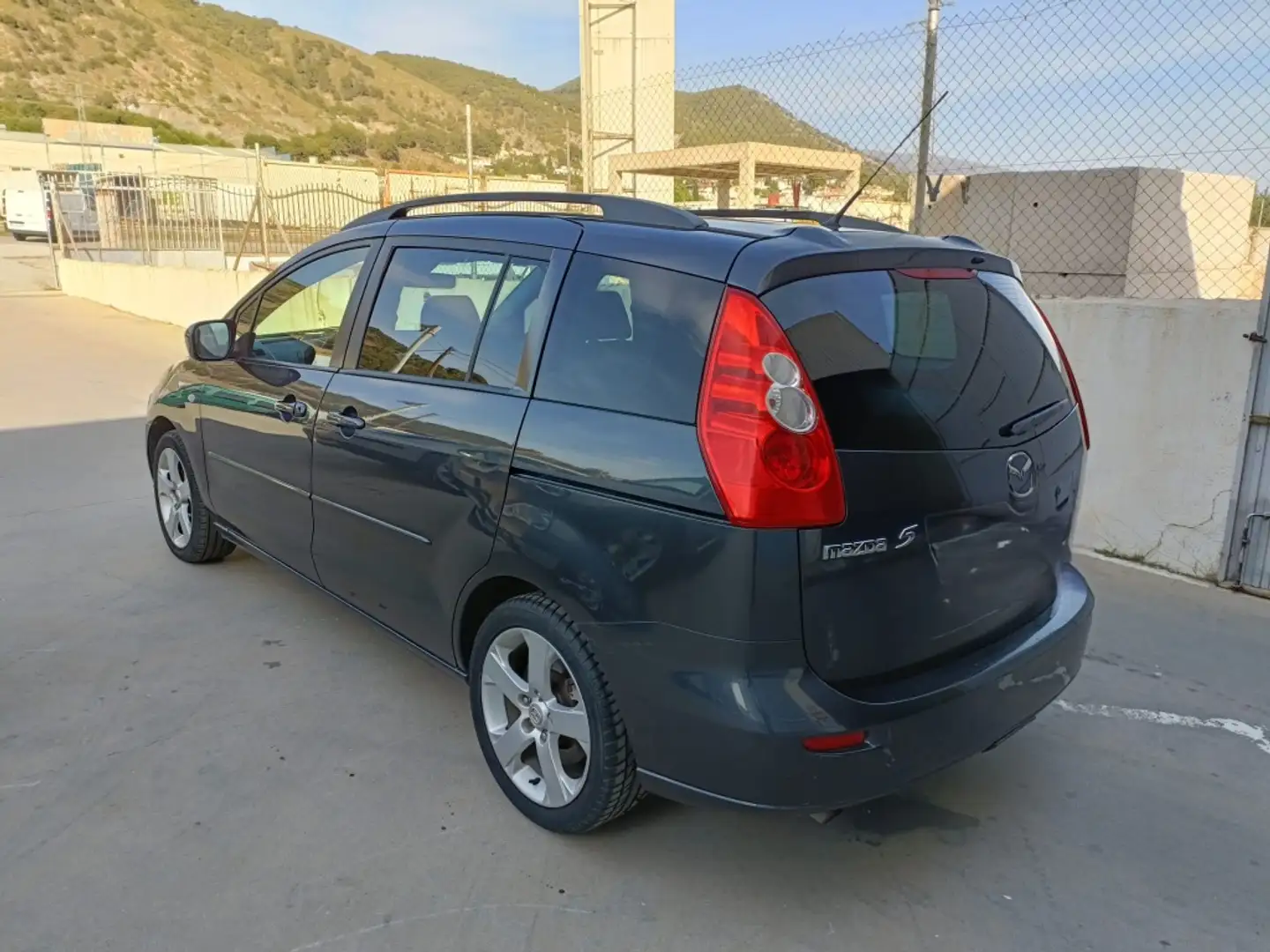 Mazda 5 2.0CRTD Active+ 143 Gris - 2