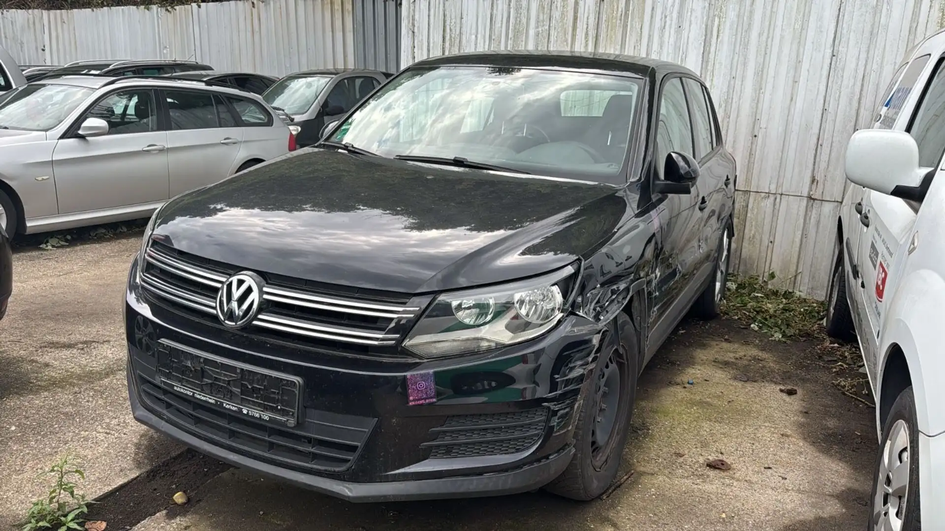Volkswagen Tiguan Trend & Fun BMT  8 FACHT BEREIFT Noir - 1