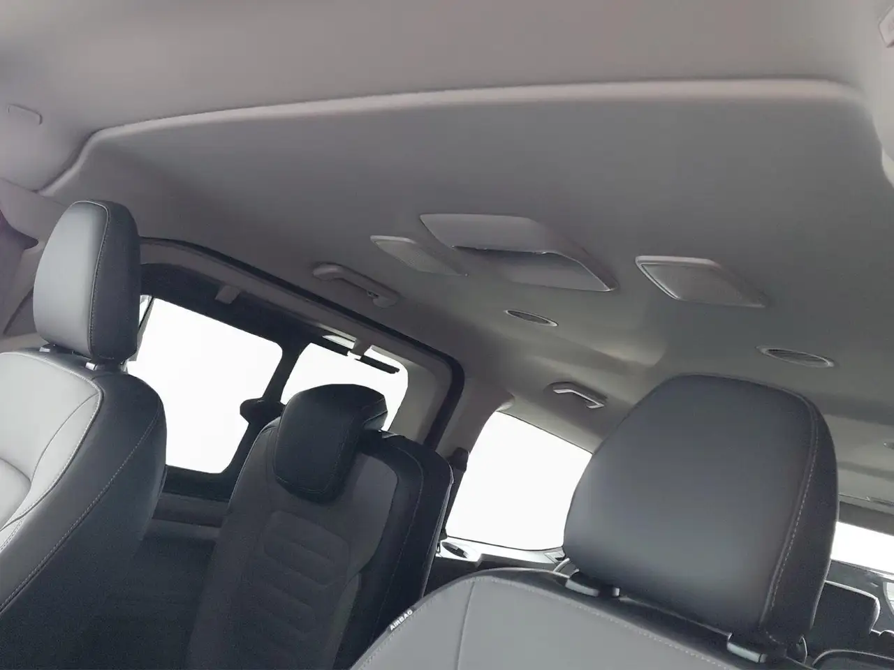 Volkswagen T7 Caravelle 2026 — фото 14