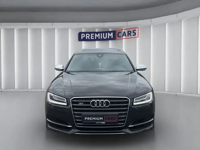 Audi S8 view 8