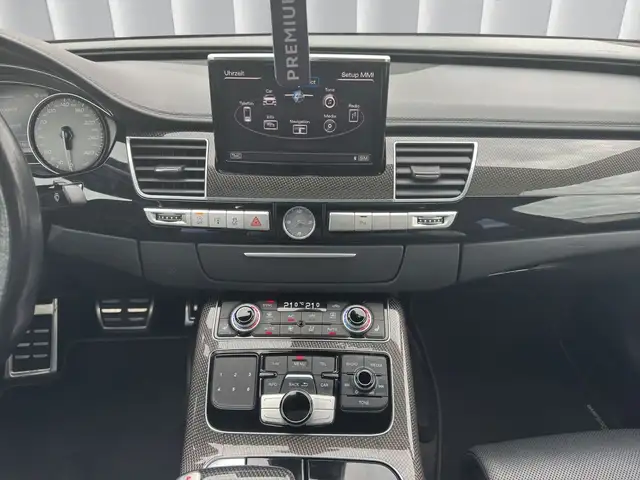 Audi S8 view 14