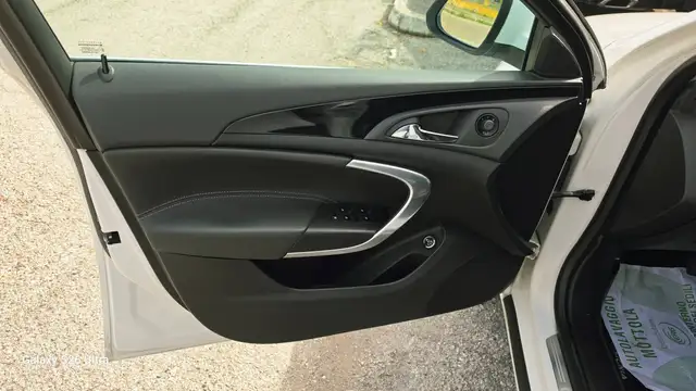 Opel Insignia view 14