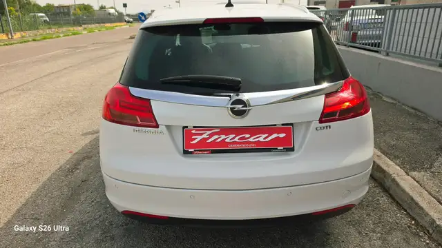 Opel Insignia view 5
