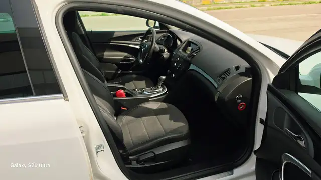 Opel Insignia view 12