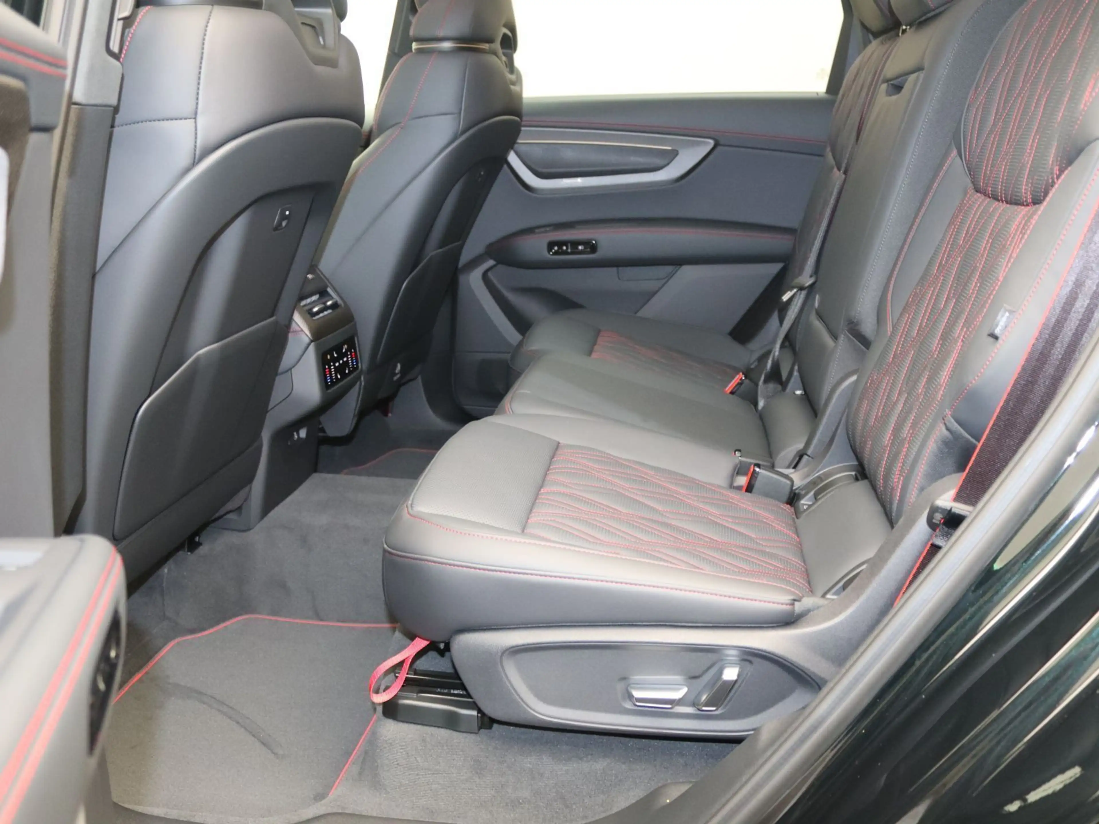 Audi Q7 SUV S-line TDI quattro | TechPro,HuD,Pano,B&O — photo 6