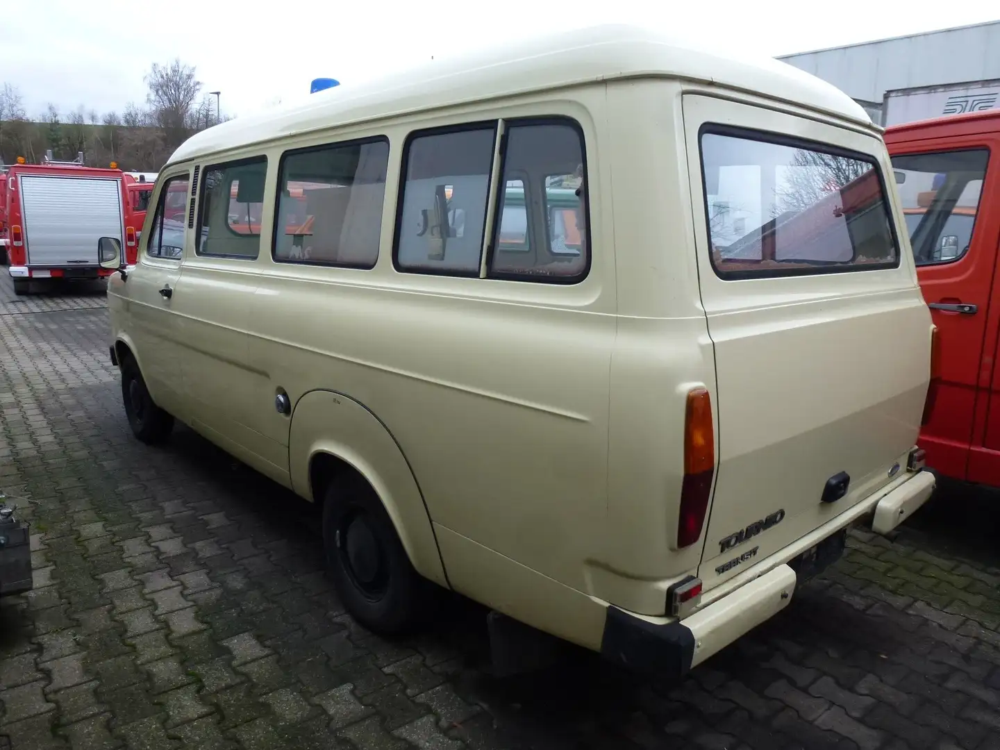 Ford Transit Transit 2.0 MK2, lang-hoch, Oldtimer Beżowy - 2