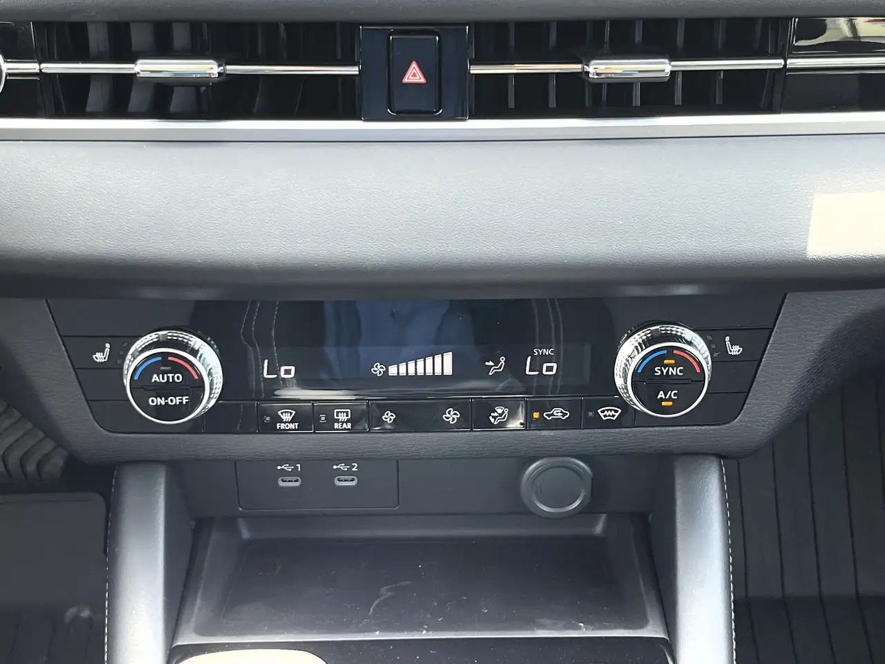 Mitsubishi Outlander снимка Mitsubishi Outlander